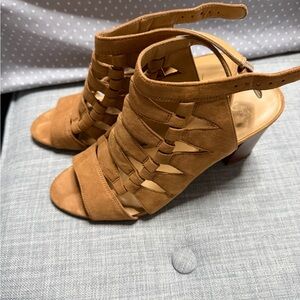 Woven Strappy Block Heel Sandals - Tan